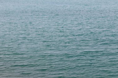 Mavi su dokusu arka planı. Denizin yüzeyi