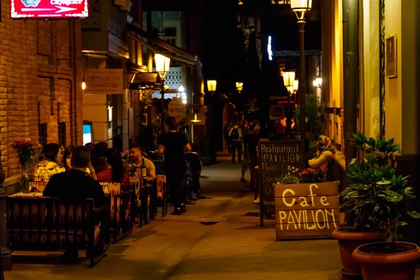 Tbilisi Georgia May 2018 Night View Narrow Street Outdoor Cafes — Stock Photo, Image