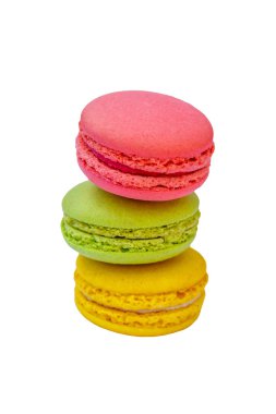 Beyaz arka plan üzerinde izole lezzetli renkli macaroons