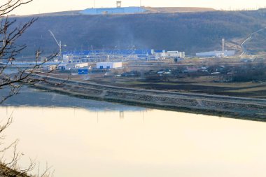 Ukrayna 'daki Dinyester nehrindeki hidroelektrik santralinin görüntüsü