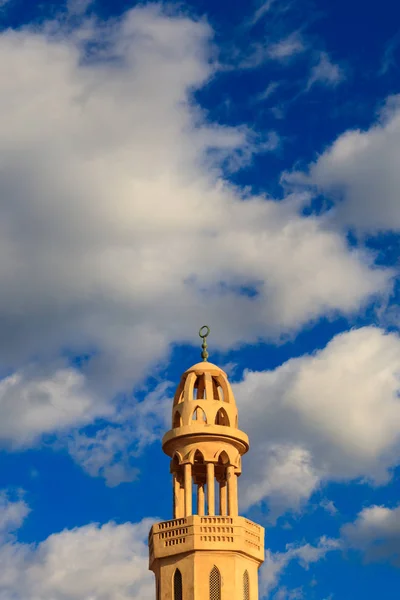 Minaret meczetu El Mina Masjid w Hurghadzie, Egipt — Zdjęcie stockowe