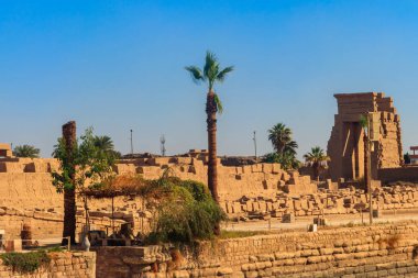 Karnak tapınak kompleksi, genellikle Karnak olarak bilinir 