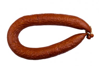 Beyaz arka planda izole edilmiş füme sosis.