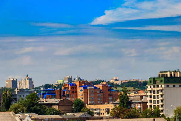 Vista sobre bairro residencial da cidade de Kiev, Ucrânia — Fotografia de Stock