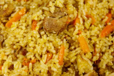 Pilav et, pirinç, havuç ve soğan ile. Yakın çekim