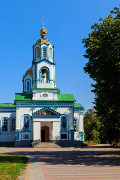 Kerk van de Hemelvaart in de Myrhorod, Oekraïne — Stockfoto