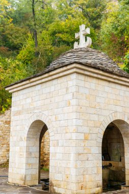 Lyadovsky Kayalık Manastırı, Ukrayna 'da Kutsal Bahar