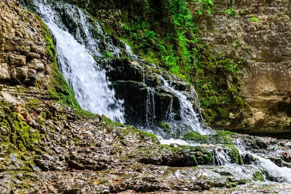 佐治亚州马尔特维利峡谷的瀑布 — 图库照片