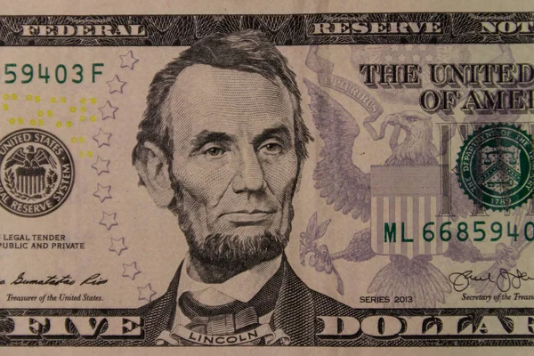 Beş dolarlık banknotun Macro çekimi.