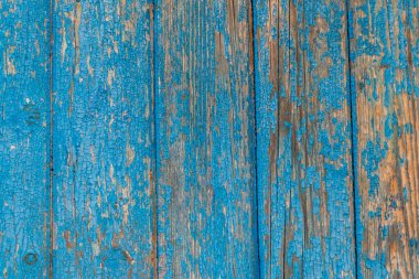 Eski ahşap desenli, eski mavi boyalı.