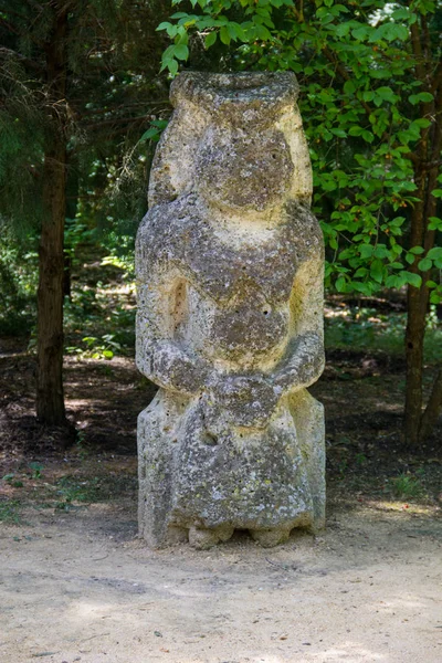 Antik taş heykel bir İskit savaşçısı