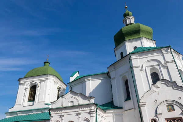 Kostel svatého Mikuláše (Priisk) v historickém sousedství Podil v Kyjevě, Ukrajina — Stock fotografie