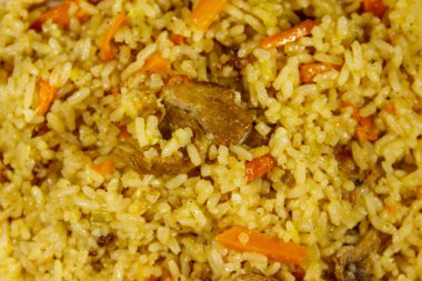 Pilav et, pirinç, havuç ve soğan ile. Yakın çekim