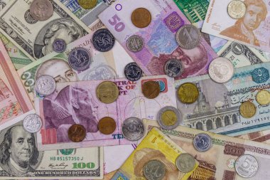 Farklı ülkelerden banknot ve madeni paraların arka planı