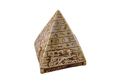 Mısır 'dan Hatıra Piramidi beyaz arka planda izole