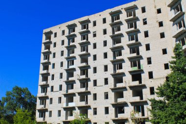 Ukrayna 'da terk edilmiş çok katlı bir bina