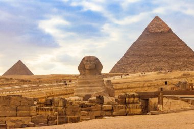 Mısır Büyük Sfenksi ve Mısır 'da Giza Piramitleri