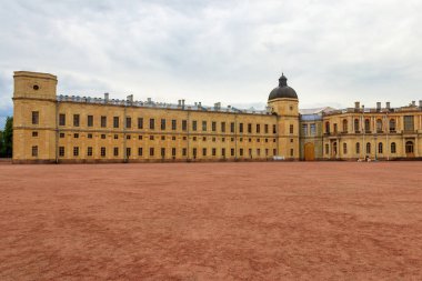 Büyük Gatchina Sarayı, Rusya 'nın St. Petersburg banliyösü Gatchina' da bir saraydır.