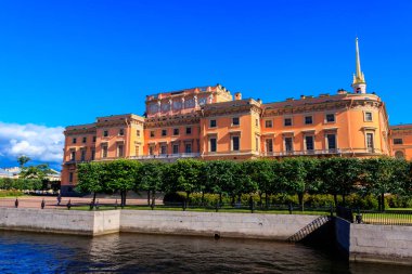 Mikhailovsky Kalesi ya da Mühendisler Kalesi, I. Paul 'un Rusya' nın başkenti Saint Petersburg 'da bulunan eski kraliyet konutudur.