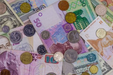 Farklı ülkelerden banknot ve madeni paraların arka planı