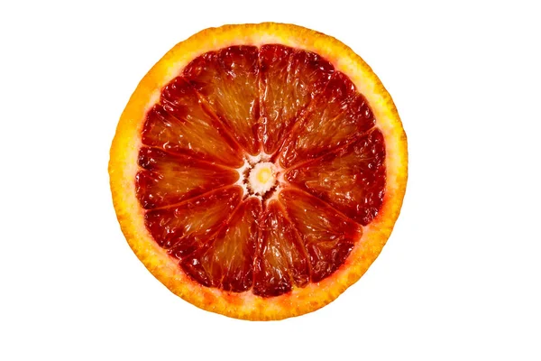 白い背景に分離された赤いオレンジ色の果実のスライス — ストック写真