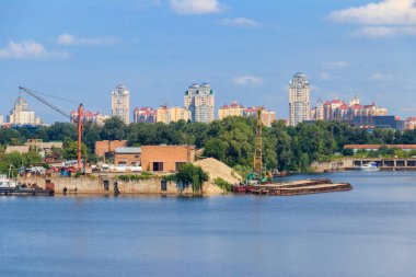 Kiev, Ukrayna 'daki nehir kargo limanı