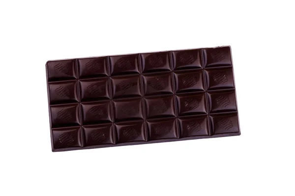 डार्क चॉकलेट बार सफेद पृष्ठभूमि पर अलग — स्टॉक फ़ोटो, इमेज
