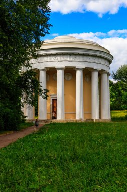 Pavlovsk Parkı, Rusya 'daki Dostluk Tapınağı