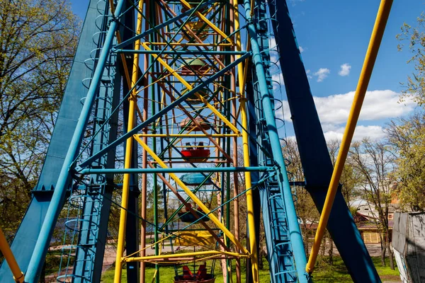 Grande Roue Dans Parc Urbain — Photo