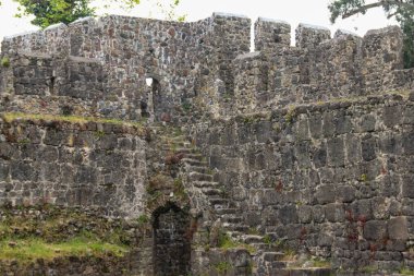 Batumi, Georgia yakınlarındaki eski Bizans Gonio kalesi.
