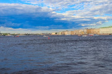 St. Petersburg, Rusya 'daki Neva Nehri manzarası