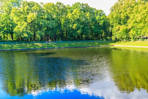 Vue Étang Karpiev Dans Parc Ville Jardin Été Saint Pétersbourg — Photo