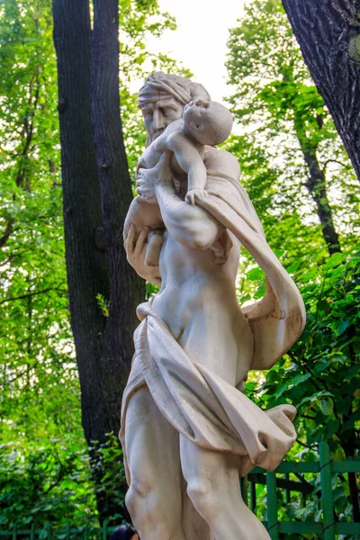 Sculpture Dieu Saturne Dans Parc Vieille Ville Jardin Été Saint — Photo