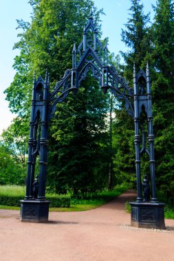 Tsarskoye Selo 'daki Catherine Park' ın Gotik kapısı, Puşkin, Rusya