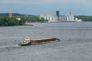 MAVNA Ukrayna Dnieper Nehri üzerinde yüzen