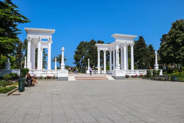 Batumi Adjara Georgia Mayo 2018 Columnatas Blancas Elegantes Entrada Del — Foto de Stock