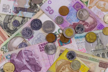 Farklı ülkelerden banknot ve madeni paraların arka planı