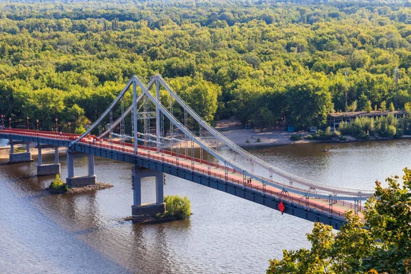 Vue Sur Passerelle Piétonne Traversant Rivière Dniepr Kiev Ukraine — Photo