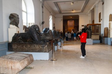 Kahire, Mısır - 8 Aralık 2018: Mısır Antik Müzesi, Mısır 'da Mısır Müzesi veya Kahire Müzesi olarak bilinir.