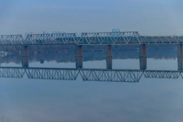 Vista Del Puente Ferrocarril Petrivskiy Través Del Río Dniéper Kiev — Foto de Stock