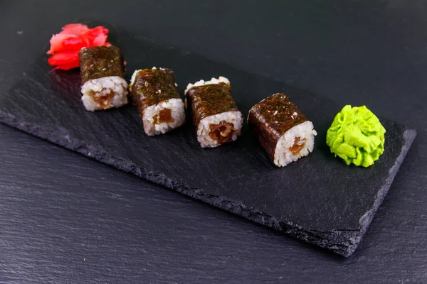 Sushi Maki Rolls Tuna Black Slate — Stock Photo, Image