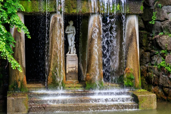 Gruta Thetis Com Estátua Venus Medici Parque Sofiyivka Uman Ucrânia — Fotografia de Stock