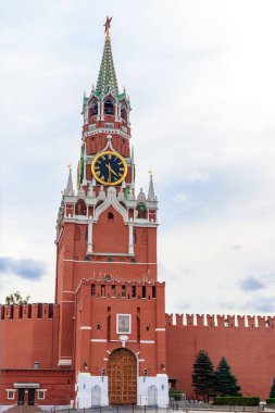 Kremlin 'in Moskova, Rusya' daki Kızıl Meydan 'daki Spasskaya Kulesi