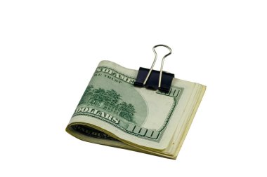 Beyaz arka planda izole edilmiş 100 dolarlık Amerikan banknotları.