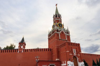 Kremlin 'in Moskova, Rusya' daki Kızıl Meydan 'daki Spasskaya Kulesi