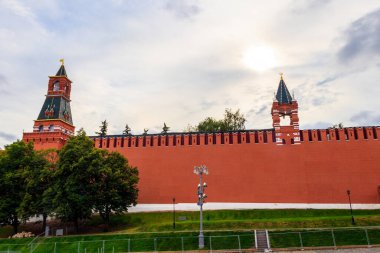 Moskova Kremlin ve Kremlin 'in Moskova, Rusya' nın merkezinde bulunan kuleleri