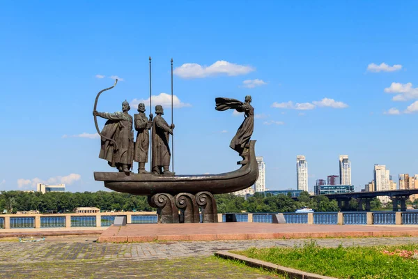 Monumento Aos Fundadores Kiev Dique Rio Dnieper Kiev Ucrânia — Fotografia de Stock