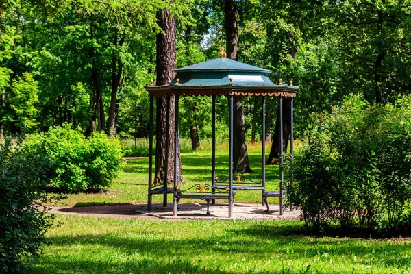 Gazebo Hierro Forjado Parque Verano — Foto de Stock