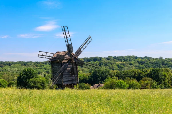 Oude Houten Molen Pyrohiv Pirogovo Dorp Buurt Van Kiev Oekraïne — Stockfoto