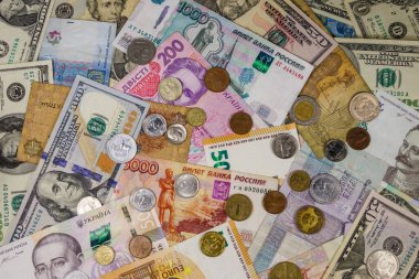 Farklı ülkelerden banknot ve madeni paraların arka planı